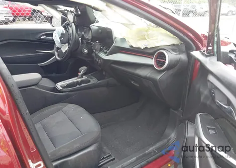 2025 Chevrolet Trax Fwd 1Rs from USA, damaged, VIN KL77LGEP7SC100342